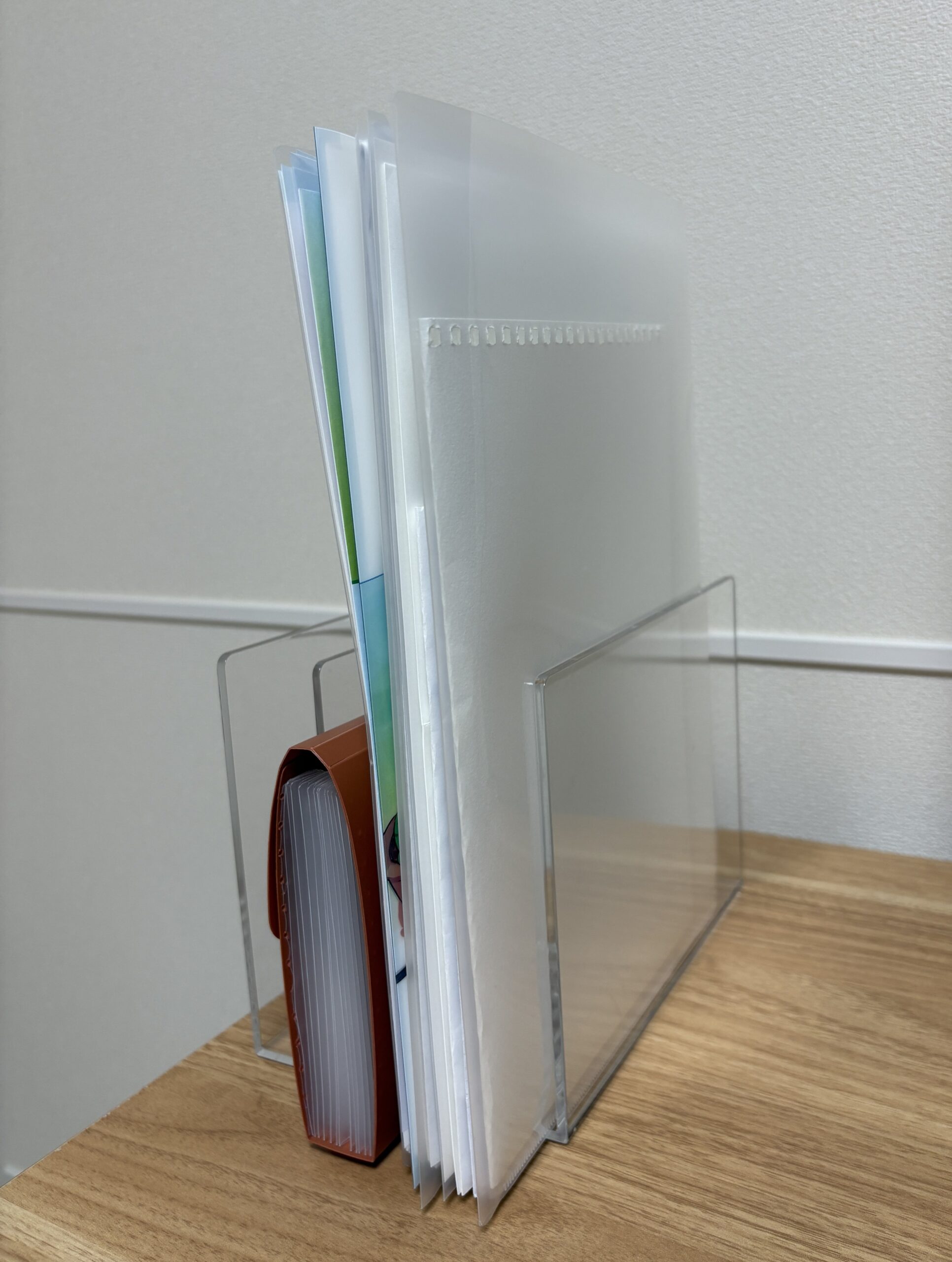 仕切りで3カ所に分かれているので整理が捗ります